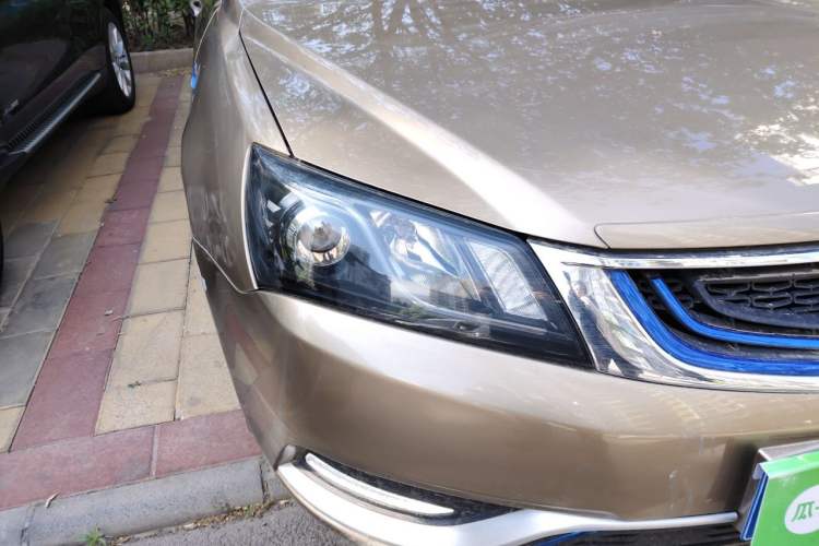 Used Geely Auto Emgrand New Energy 2016 EV Deluxe Model Right Front Headlight