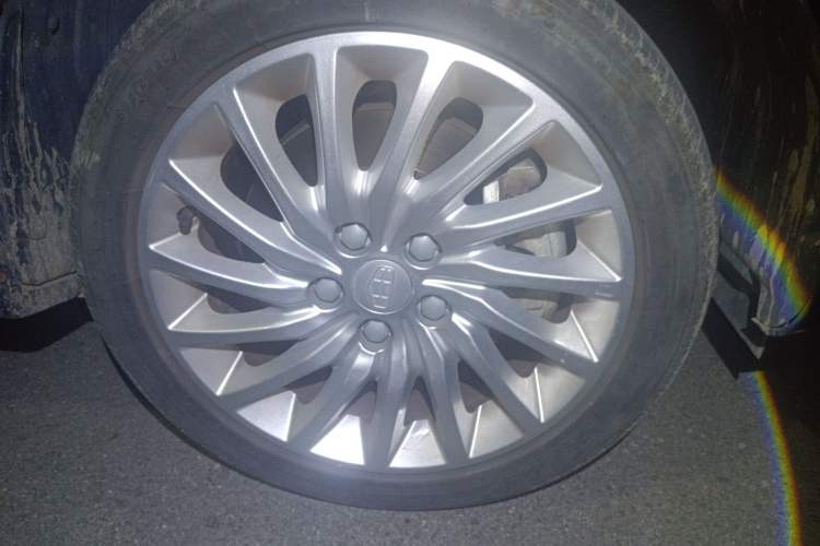 Used Geely Auto Emgrand New Energy 2016 EV Elite Model Right Front Wheel Hub
