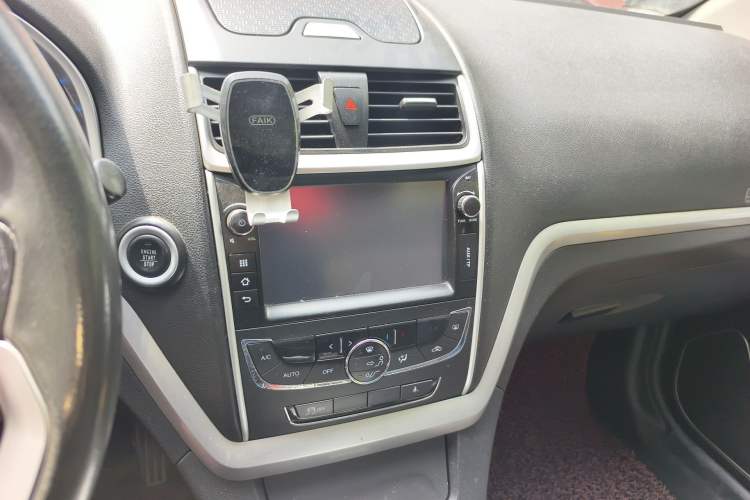 Used Geely Auto Emgrand New Energy 2016 EV Elite Model Audio And AC Panel