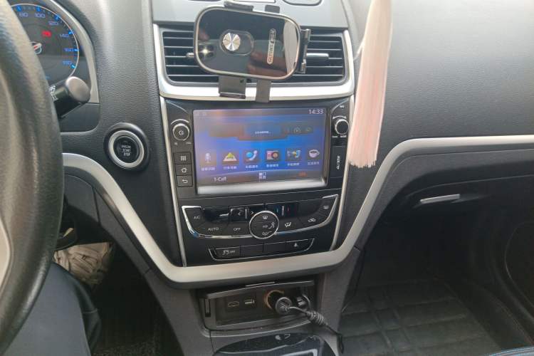 Used Geely Auto Emgrand New Energy 2016 EV Deluxe Model Audio And AC Panel
