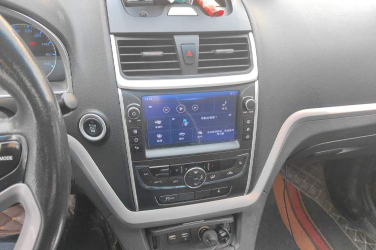 Used Geely Auto Emgrand New Energy 2016 EV Elite Model Audio And AC Panel
