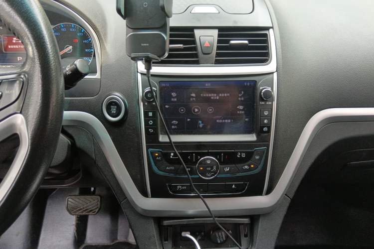 Used Geely Auto Emgrand New Energy 2016 EV Elite Model Audio And AC Panel