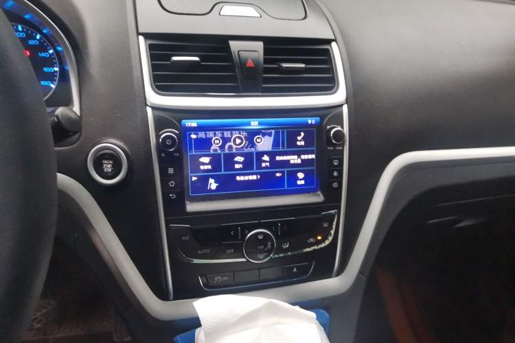Used Geely Auto Emgrand New Energy 2016 EV Elite Model Audio And AC Panel