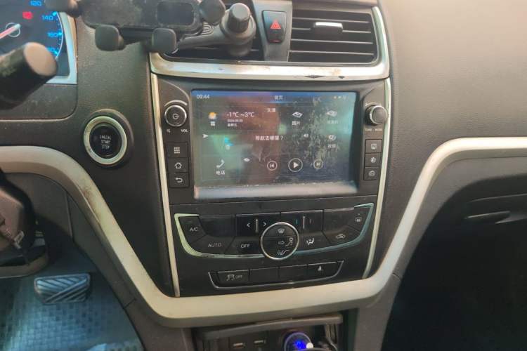 Used Geely Auto Emgrand New Energy 2016 EV Elite Model Audio And AC Panel