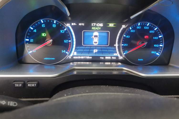 Used Geely Auto Emgrand New Energy 2016 EV Elite Model Odometer Close Up
