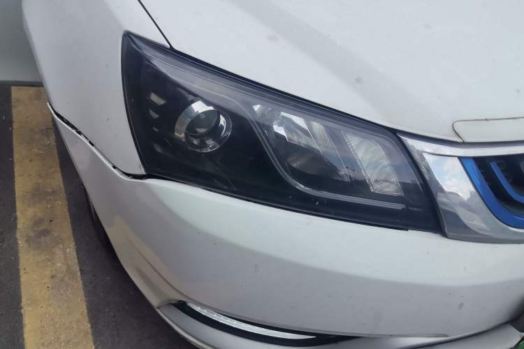 Used Geely Auto Emgrand New Energy 2016 EV Elite Model Right Front Headlight