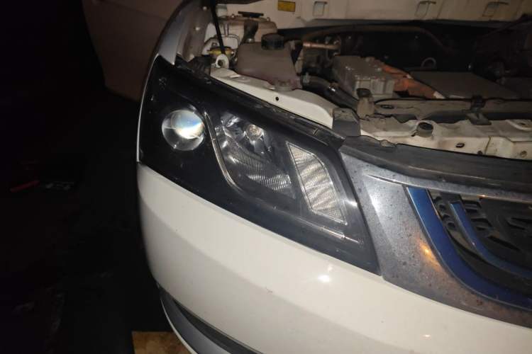 Used Geely Auto Emgrand New Energy 2016 EV Elite Model Right Front Headlight
