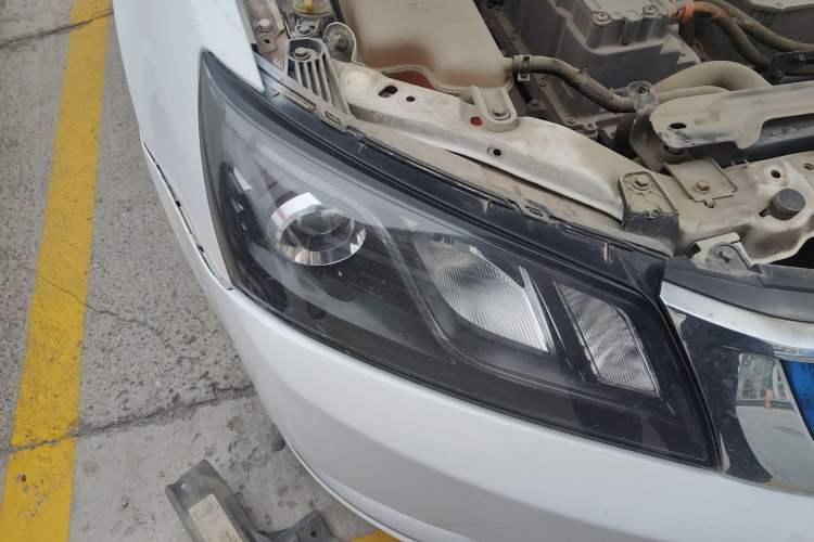 Used Geely Auto Emgrand New Energy 2016 EV Elite Model Right Front Headlight