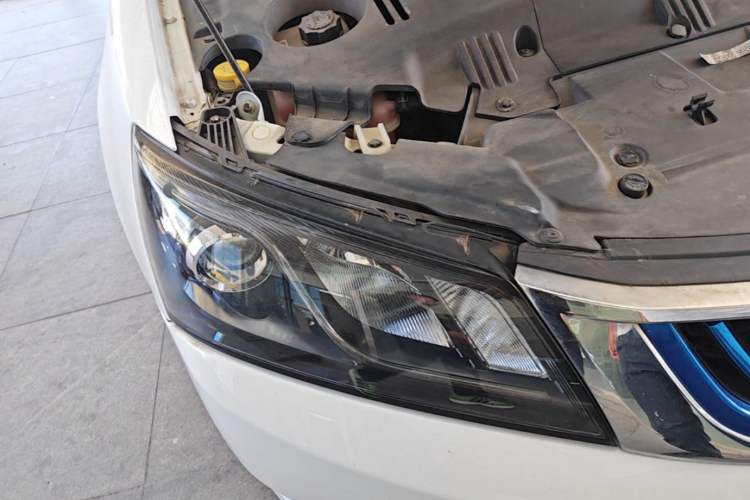 Used Geely Auto Emgrand New Energy 2016 EV Deluxe Model Right Front Headlight