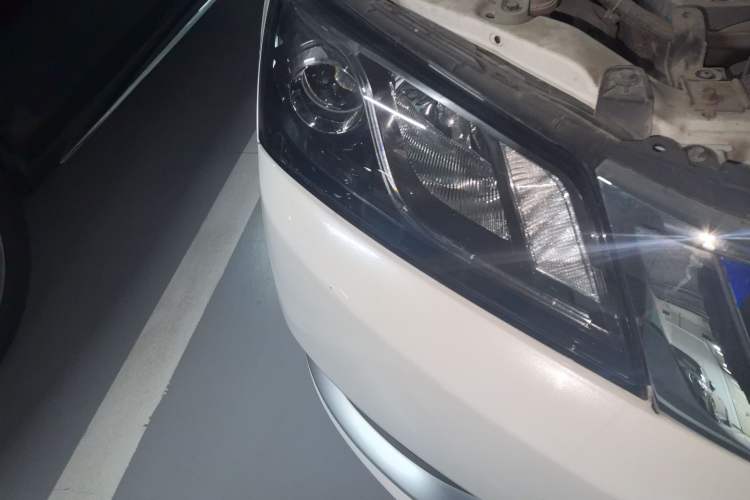 Used Geely Auto Emgrand New Energy 2016 EV Deluxe Model Right Front Headlight