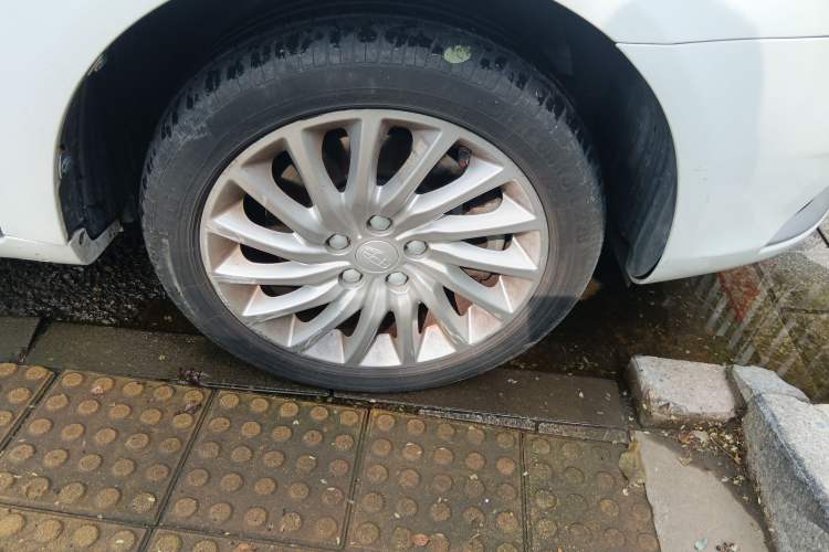 Used Geely Auto Emgrand New Energy 2016 EV Elite Model Right Front Wheel Hub