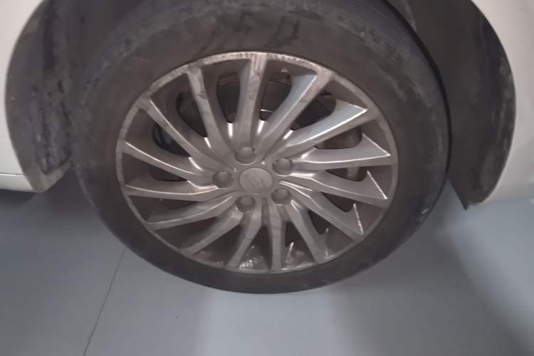 Used Geely Auto Emgrand New Energy 2016 EV Deluxe Model Right Front Wheel Hub