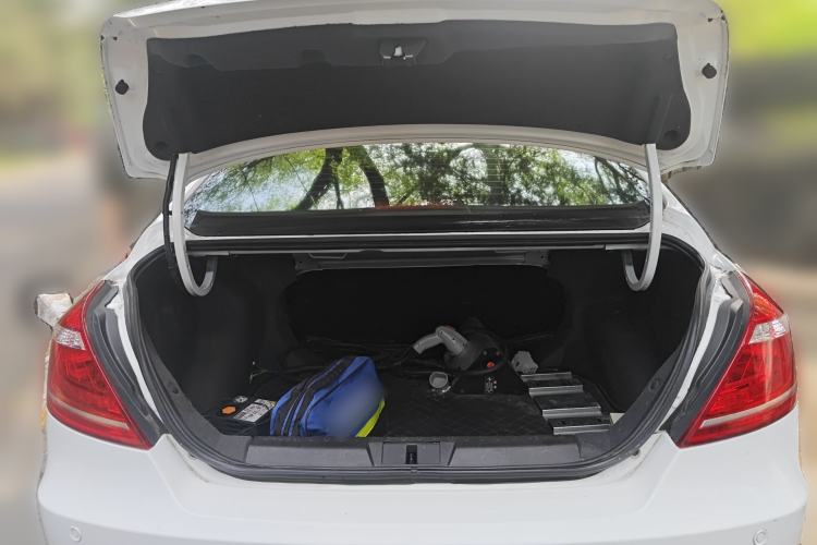 Used Geely Auto Emgrand New Energy 2016 EV Elite Model Trunk