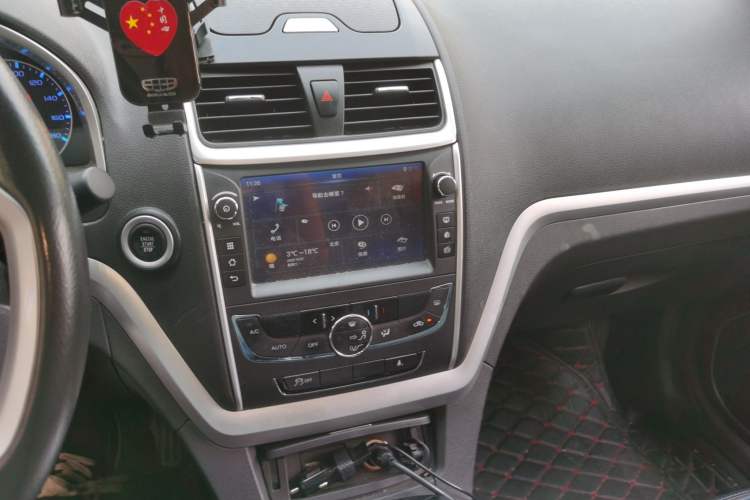 Used Geely Auto Emgrand New Energy 2017 EV300 Elite Model Audio And AC Panel