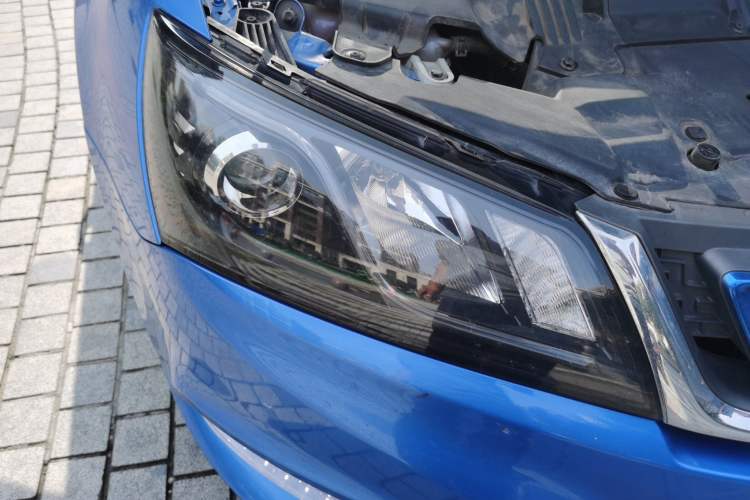 Used Geely Auto Emgrand New Energy 2017 EV300 Elite Model Right Front Headlight