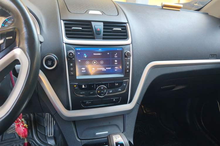 Used Geely Auto Emgrand New Energy 2017 EV300 Elite Model Audio And AC Panel