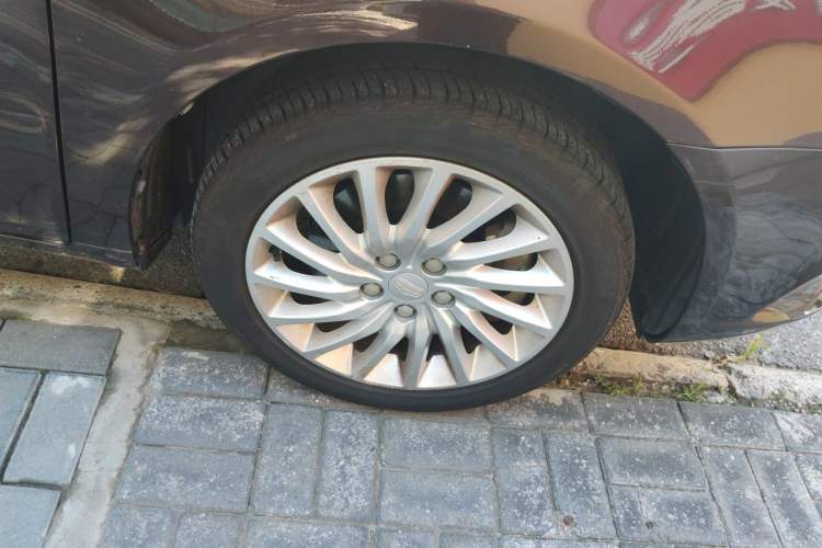 Used Geely Auto Emgrand New Energy 2017 EV300 Elite Model Right Front Wheel Hub