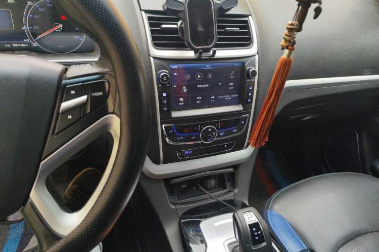 Used Geely Auto Emgrand New Energy 2017 EV300 Elite Model Audio And AC Panel