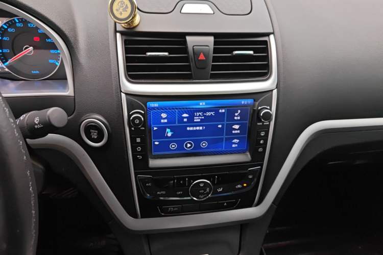 Used Geely Auto Emgrand New Energy 2017 EV300 Elite Model Audio And AC Panel