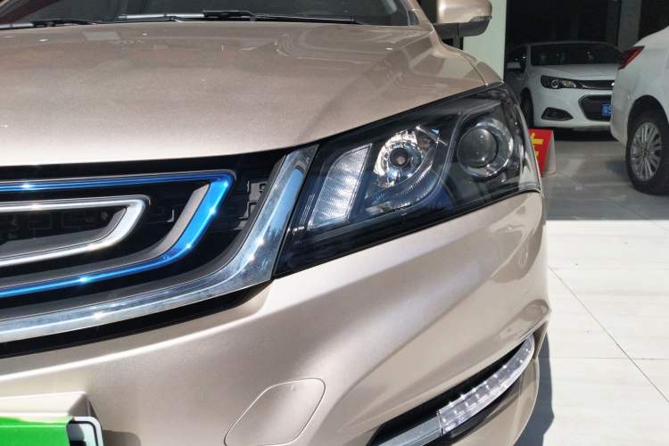 Used Geely Auto Emgrand New Energy 2017 EV300 Elite Model Left Front Headlight