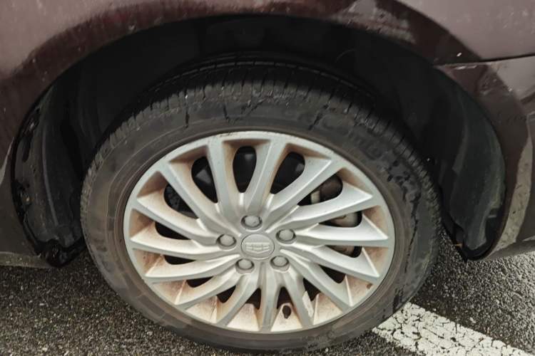 Used Geely Auto Emgrand New Energy 2017 EV300 Elite Model Right Front Wheel Hub