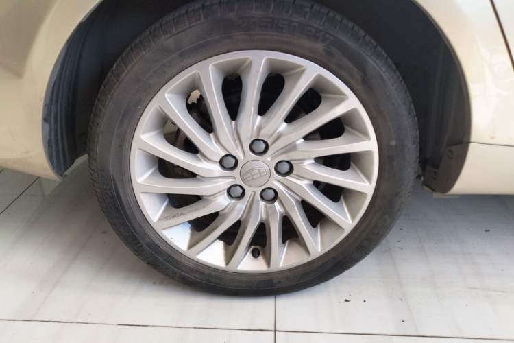 Used Geely Auto Emgrand New Energy 2017 EV300 Elite Model Right Rear Wheel Hub