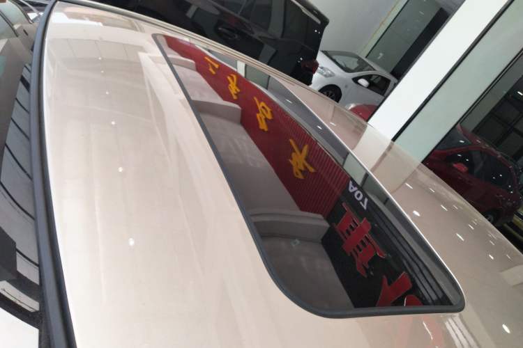 Used Geely Auto Emgrand New Energy 2017 EV300 Elite Model Roof