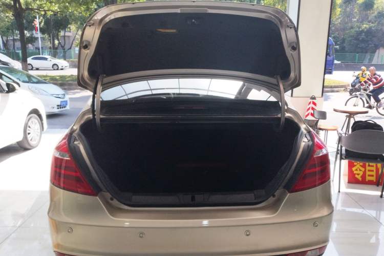 Used Geely Auto Emgrand New Energy 2017 EV300 Elite Model Trunk