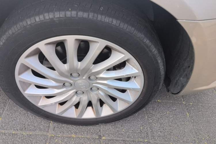 Used Geely Auto Emgrand New Energy 2017 EV300 Prestige Model Right Front Wheel Hub
