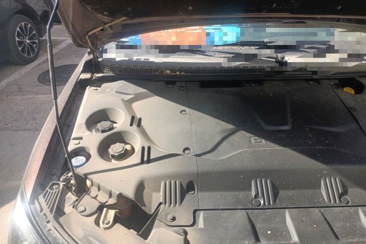 Used Geely Auto Emgrand New Energy 2017 EV300 Elite Model Engine Bay Right