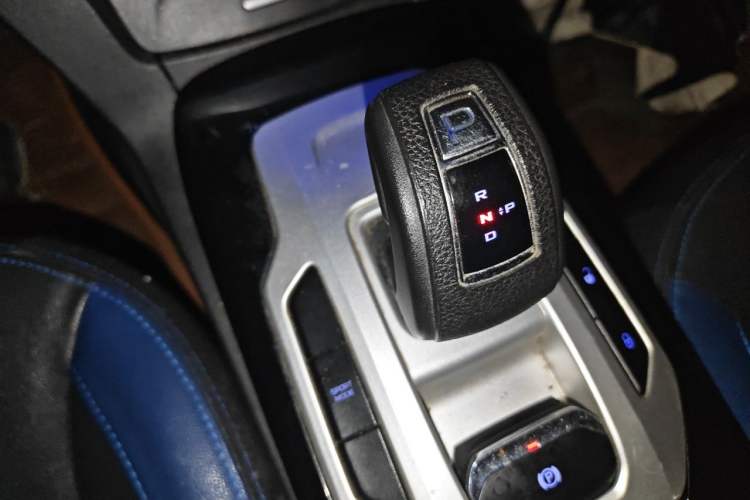 Used Geely Auto Emgrand New Energy 2017 EV300 Elite Model Gear Lever