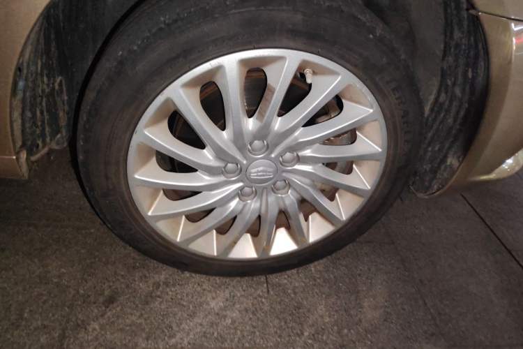 Used Geely Auto Emgrand New Energy 2017 EV300 Prestige Model Right Front Wheel Hub