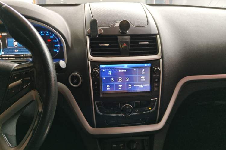 Used Geely Auto Emgrand New Energy 2017 EV300 Elite Model Audio And AC Panel