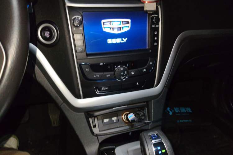 Used Geely Auto Emgrand New Energy 2017 EV300 Elite Model Audio And AC Panel