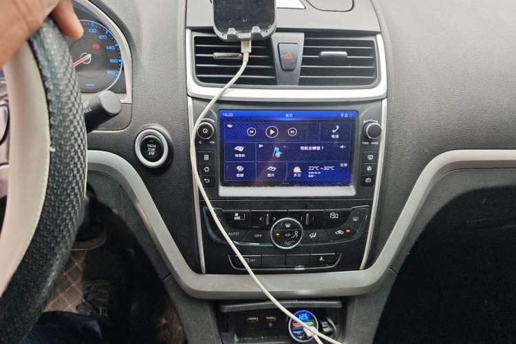 Used Geely Auto Emgrand New Energy 2017 EV300 Elite Model Audio And AC Panel