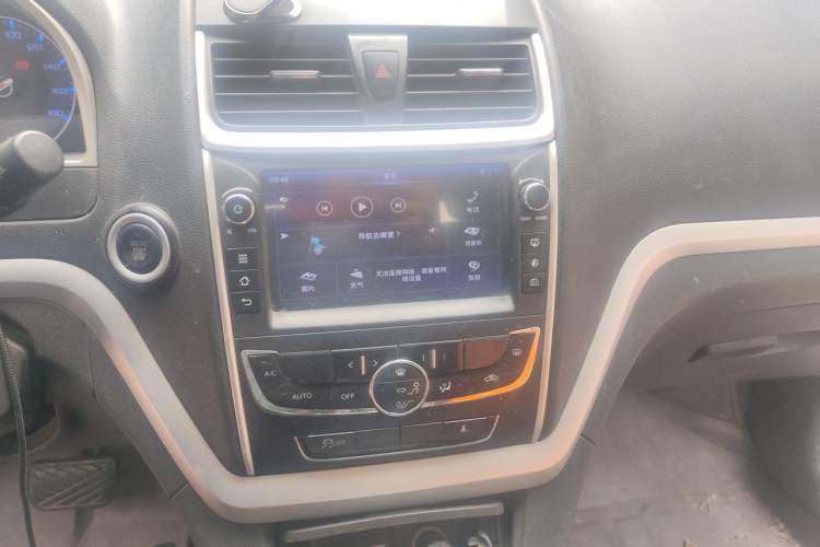 Used Geely Auto Emgrand New Energy 2017 EV300 Elite Model Audio And AC Panel