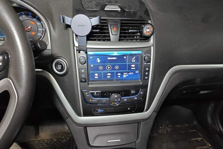 Used Geely Auto Emgrand New Energy 2017 EV300 Prestige Model Audio And AC Panel