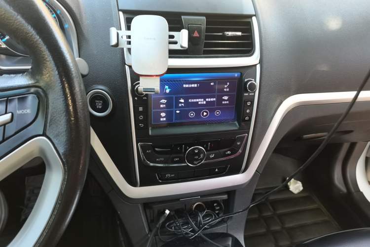 Used Geely Auto Emgrand New Energy 2017 EV300 Elite Model Audio And AC Panel