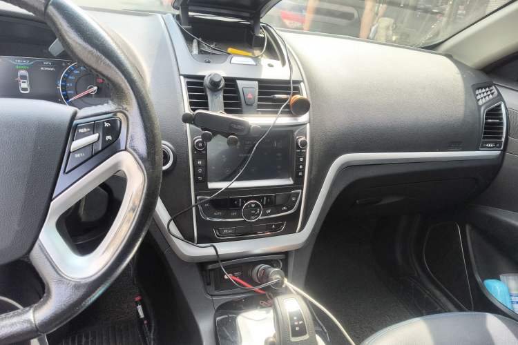 Used Geely Auto Emgrand New Energy 2017 1.5L PHEV Elite Model Audio And AC Panel