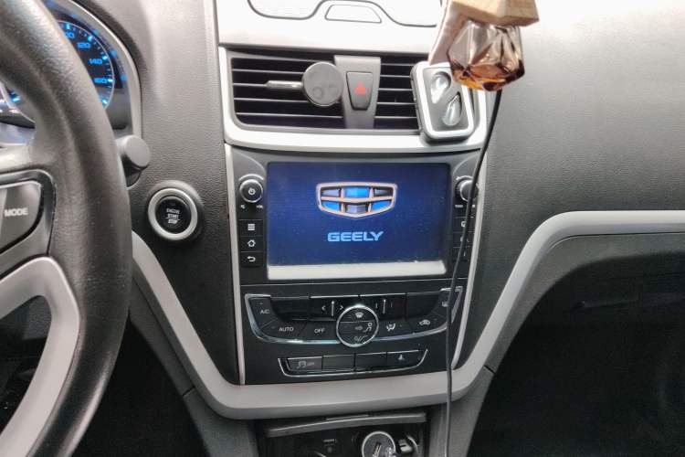 Used Geely Auto Emgrand New Energy 2017 EV300 Elite Model Audio And AC Panel