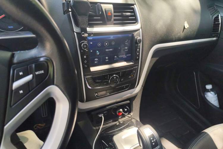 Used Geely Auto Emgrand New Energy 2017 EV300 Elite Model Audio And AC Panel