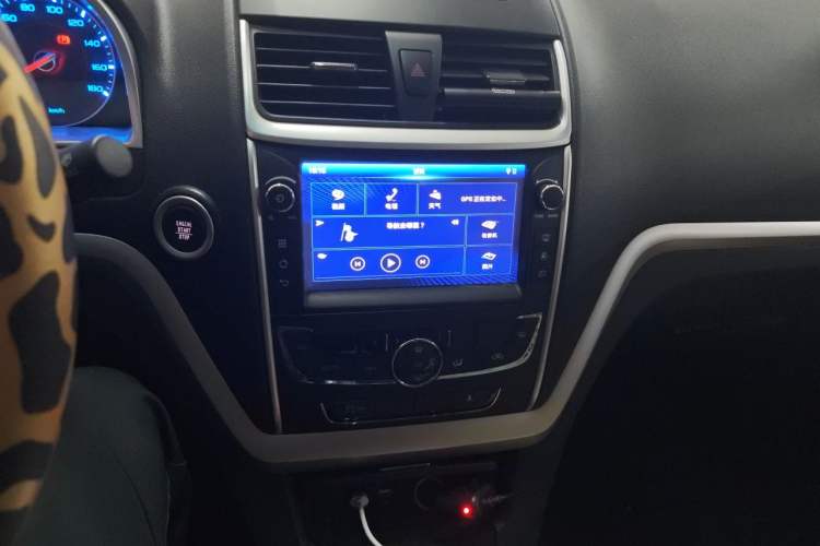 Used Geely Auto Emgrand New Energy 2017 EV300 Elite Model Audio And AC Panel
