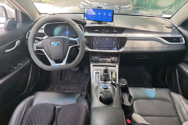 Used Geely Auto Emgrand New Energy 2017 1.5L PHEV Ambition Model Center Console