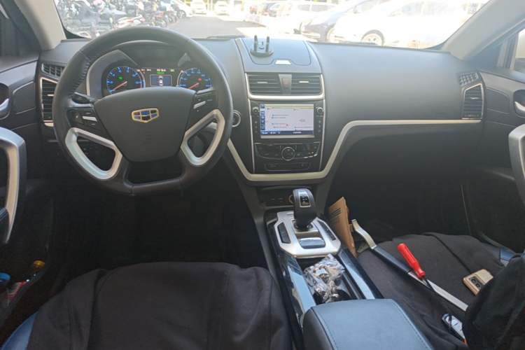 Used Geely Auto Emgrand New Energy 2017 EV300 Elite Model Center Console