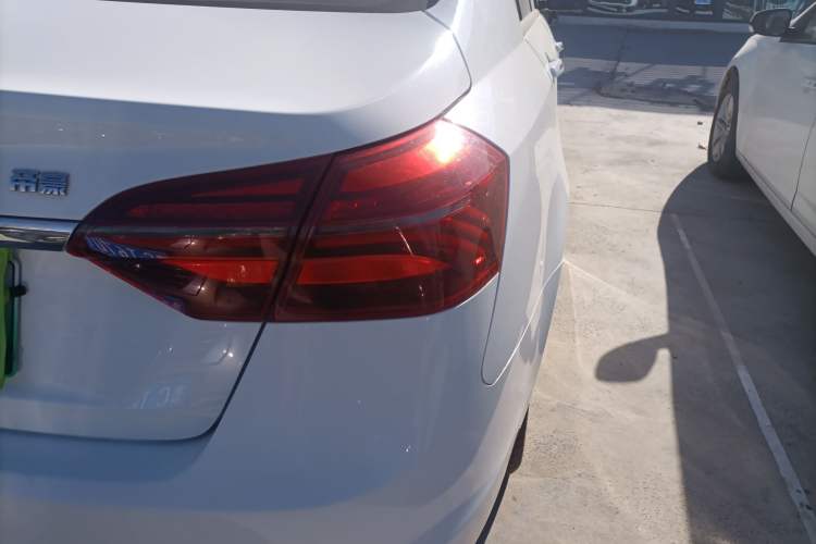 Used Geely Auto Emgrand New Energy 2017 1.5L PHEV Ambition Model Exterior 6