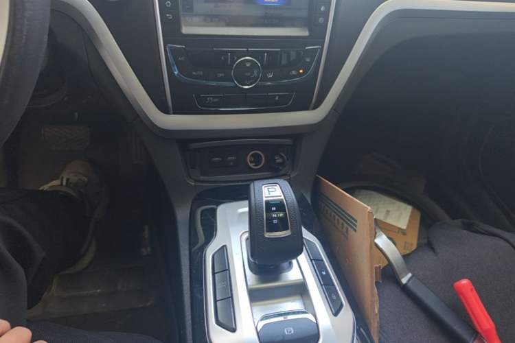 Used Geely Auto Emgrand New Energy 2017 EV300 Elite Model Gear Lever