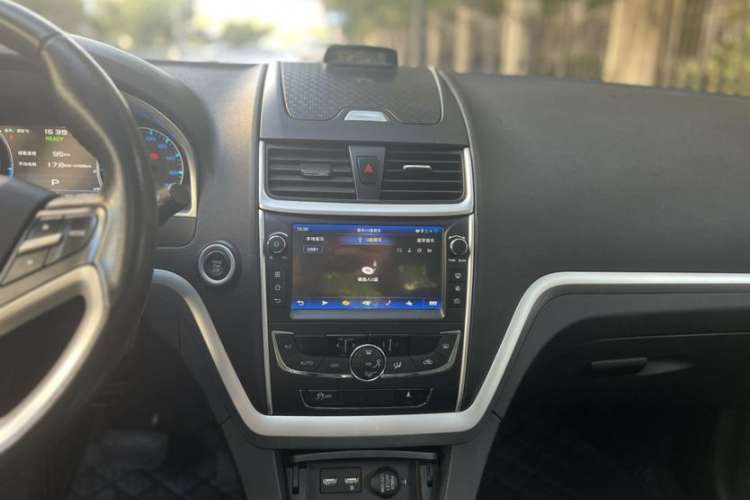 Used Geely Auto Emgrand New Energy 2017 EV300 Elite Model Interior 2