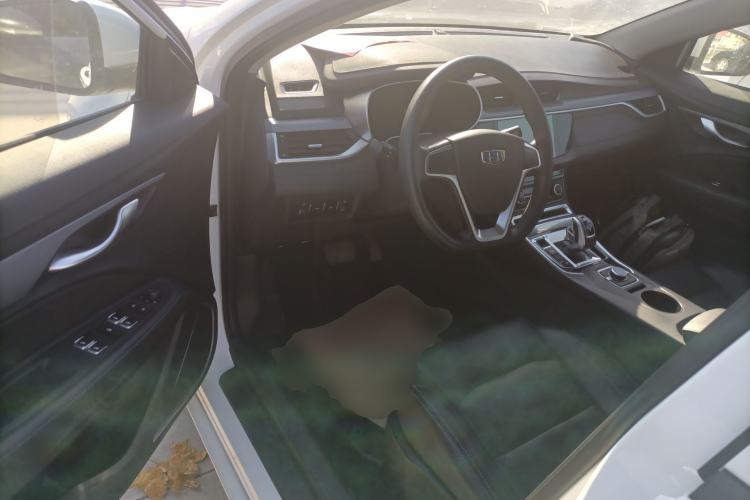 Used Geely Auto Emgrand New Energy 2017 1.5L PHEV Ambition Model Interior 3