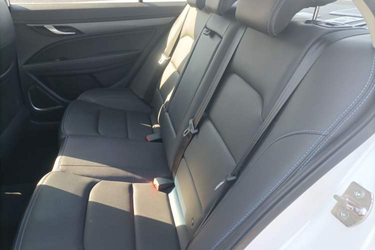 Used Geely Auto Emgrand New Energy 2017 1.5L PHEV Ambition Model Interior 4