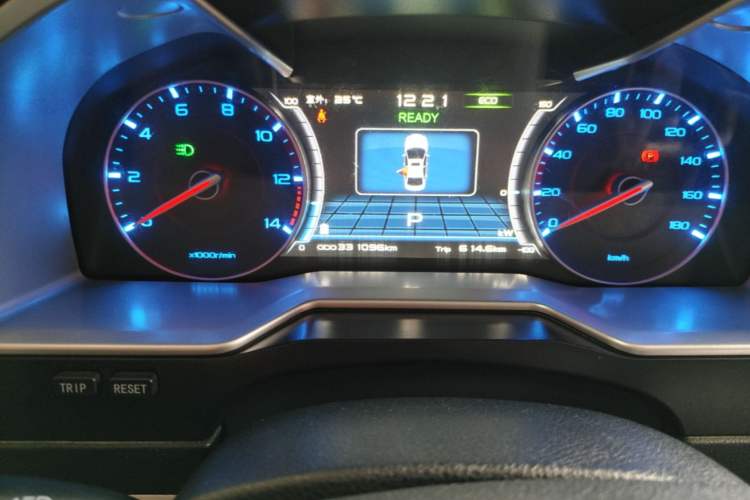 Used Geely Auto Emgrand New Energy 2017 EV300 Elite Model Odometer Close Up
